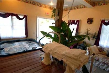 The Lion And The Rose Bed & Breakfast 화이트필드 외부 사진