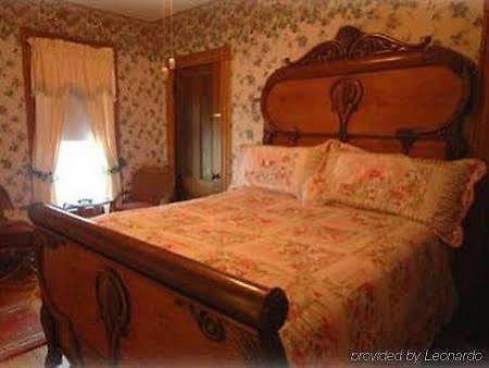 The Lion And The Rose Bed & Breakfast 화이트필드 객실 사진