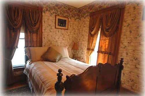 The Lion And The Rose Bed & Breakfast 화이트필드 외부 사진